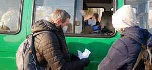 С заработков пешком: сотни украинцев вернулись из Польши перед закрытием границ