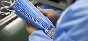 Налетай: в киевские аптеки сегодня завезут маски