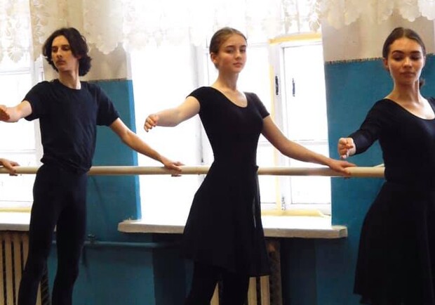 Вступился даже Коляденко: студенты ДТХК против объединения колледжей в Днепре