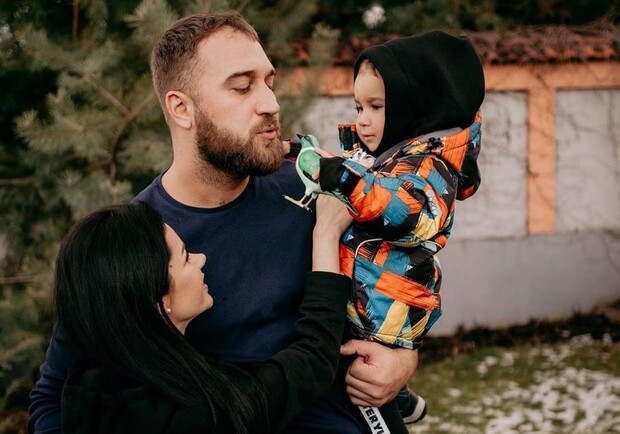 Танцуют и поют: как проводят карантин известные люди из Запорожья