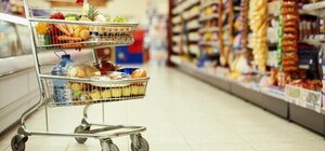 Договорились: некоторые супермаркеты снизят цены на продукты по просьбе АМКУ