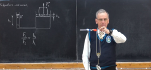 Заслужил: одесский учитель физики получил серебряную кнопку YouTube