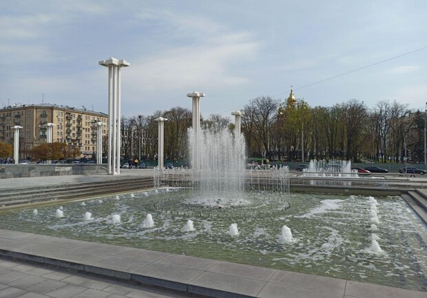 В центре Харькова включили фонтан. Фото: "Жить в Харькове"