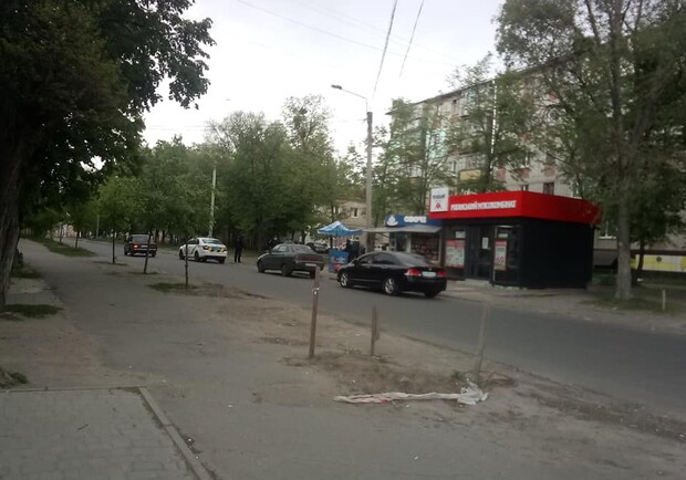 На ХТЗ ограбили киоск. Фото: "Типичный Харьковъ"