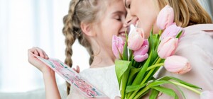 День матери в Одессе: к празднику сняли трогательные ролики