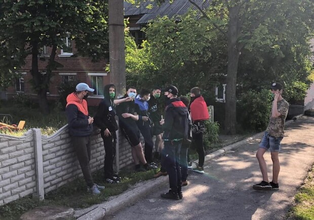 Ради развлечения: в Харькове поймали банду подростков, избивавших прохожих фото