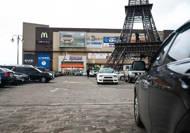Второй раз за год: в "ТРЦ Французский бульвар" прошли обыски фото