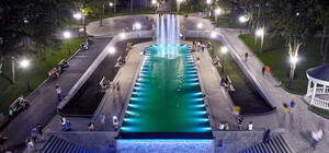 Видеофакт: в саду Шевченко мужчина устроил 