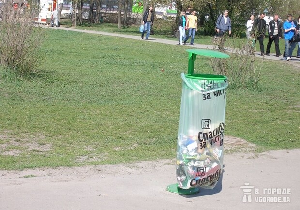 Харьков закупит урны по 2500 гривен за штуку. Фото: Vgorode