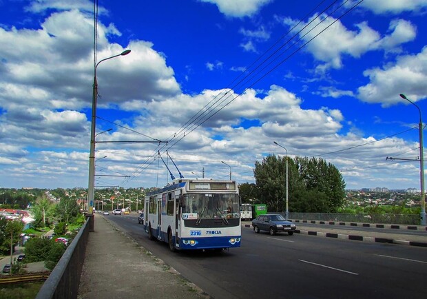 В Харькове часть Коммунального моста перекроют до августа. Фото: transit.parovoz.com