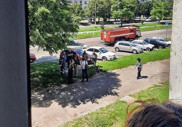В Харькове маленькая девочка заперлась в автомобиле. Фото: Типичное ХТЗ