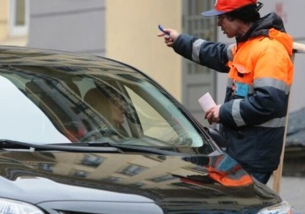 В Харькове набирают консультантов по парковке. Фото: ukrinform.ua