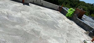 Крик о помощи: жильцы Соломенского района боятся оползня.