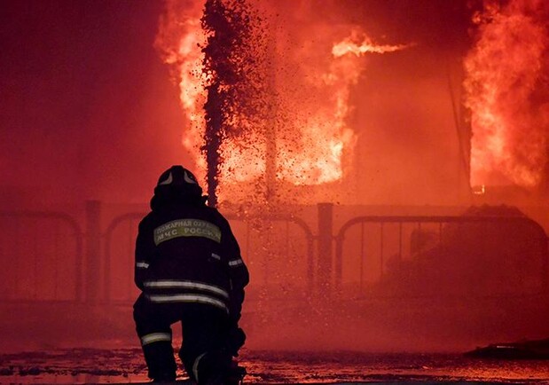 Людей эвакуировали: в Харькове горел офисный центр "Місто" - фото