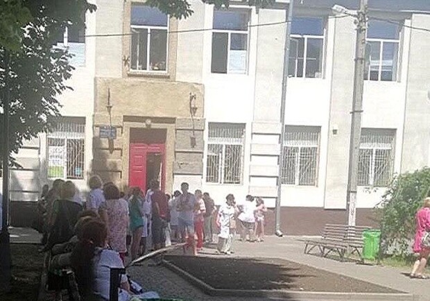На Московском проспекте горела детская поликлиника. Фото: ХС