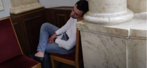 Перевтомився: молодий нардеп зі Львівщини заснув під час засідання Ради