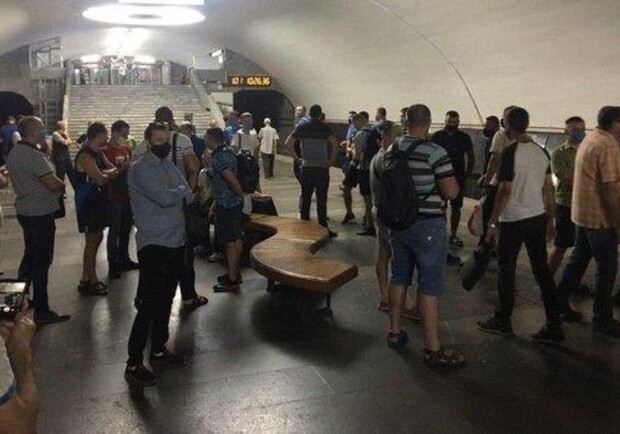 В Харькове работники метро устроили сборы из-за долгов по зарплате. Фото: suspilne.media
