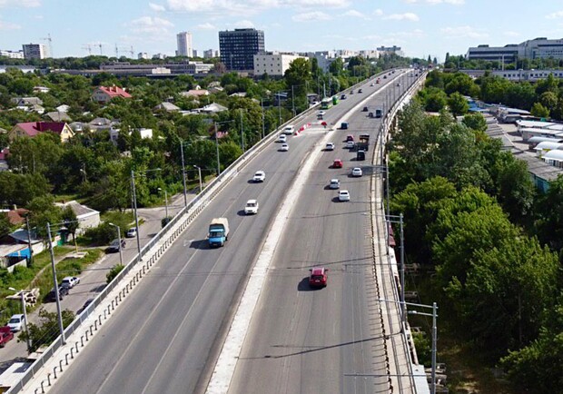 В Харькове заканчивают реконструкцию Коммунального моста. Фото: Игорь Терехов/Facebook