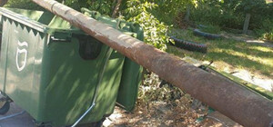 Преступление века: умельцы использовали мусорный бак, чтобы воровать трубы