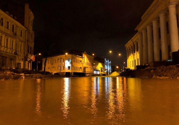 В Харькове из-за дождя затопило улицы. Фото: ХХ