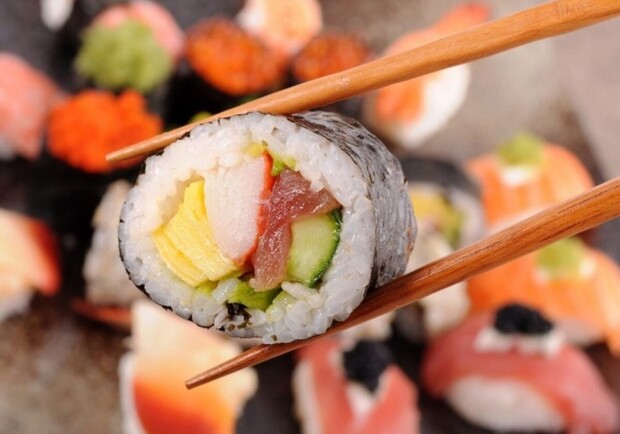 Готовь палочки: где в Полтаве поесть или заказать суши