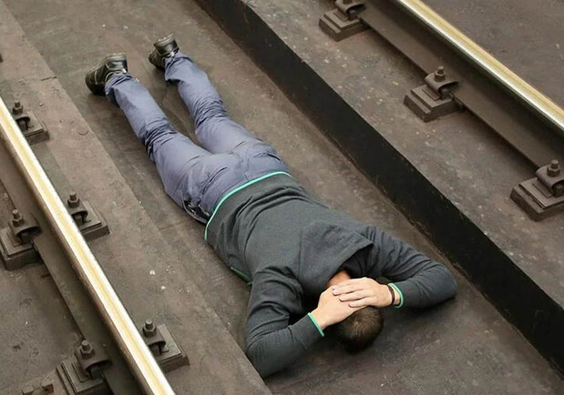 В Харькове мужчина упал на рельсы в метро. Фото: 44.ua