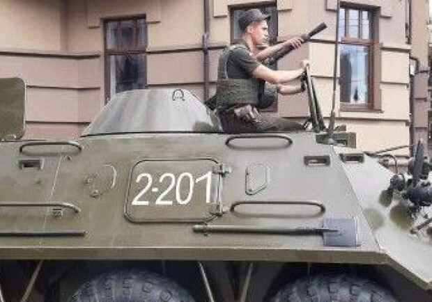 У Луцьку терорист захопив автобус із заручниками: фото, відео, подробиці