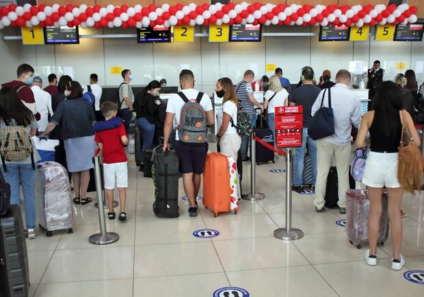 В аэропорту Харькова выявили пассажиров с коронавирусом. Фото: facebook/hrk.aero