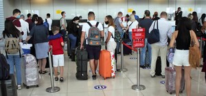 Проверяют ПЦР-тестами: в аэропорту Харькова выявили пассажиров с коронавирусом