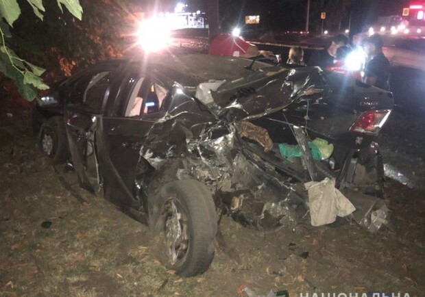 Есть пострадавшие : на Гагарнина пьяный водитель BMW протаранил Chevrolet - фото