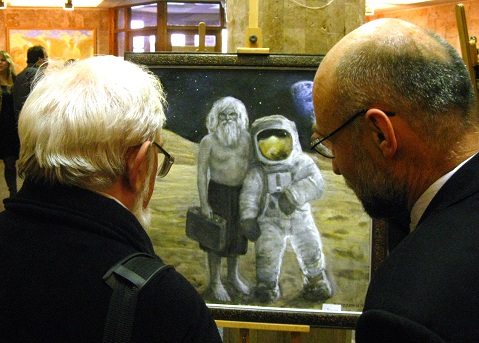 Харьковские художники, фотографы и скульпторы вместе отпраздновали 50-летие со дня первого выхода человека в открытый космос. Фото автора.