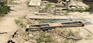 После замены водопровода: двор в центре Одессы оставили в аварийном состоянии