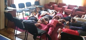 За гроші рідних: у реабілітаційному центрі біля Львова експлуатували людей