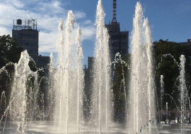 На площади Свободы открыли новый фонтан. Фото: Софии Цветковой/"Суспільне"
