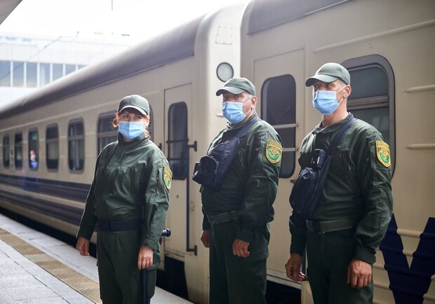 В поездах "Укрзалізниці" появилась военизированная охрана. Фото: uz.gov.ua