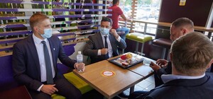 Неожиданно: в какой ресторан в Днепре поехал Зеленский