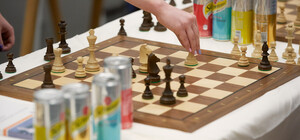 Двоє проти двадцяти: до Дня Незалежності провели сеанс одночасної гри в шахи