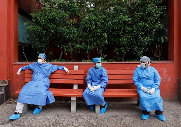 Харьковские медики, переболевшие COVID-19, получат деньги до конца недели. Фото: hindi.asiavillenews.com
