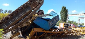Пострадал рабочий: в Харькове упал строительный кран
