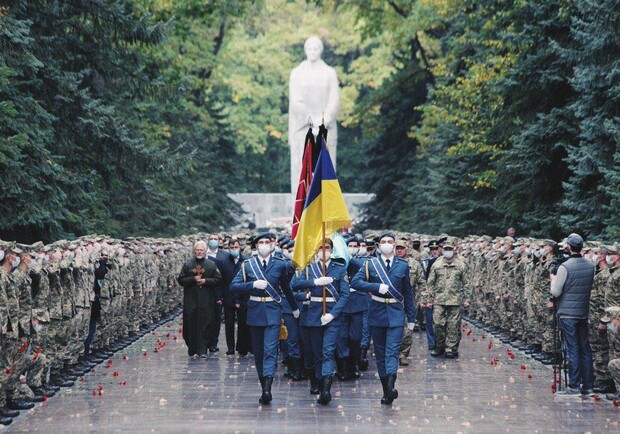 В Харькове прощаются с курсантом, погибшим в авиакатастрофе Ан-26. Фото: ХХ