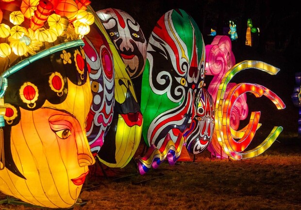 В Харькове открылся Фестиваль гигантских китайских фонарей