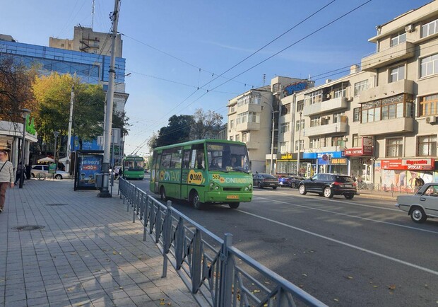 В центре Харькова шесть автобусов изменят маршруты. Фото: Vgorode