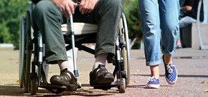 Местный депутат против 