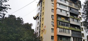 Не кусками: на Западном красиво утеплили дом (фото)