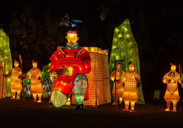 Бесплатный вход: Фестиваль гигантских китайских фонарей в Харькове откроет двери для социально незащищенных категорий населения - фото