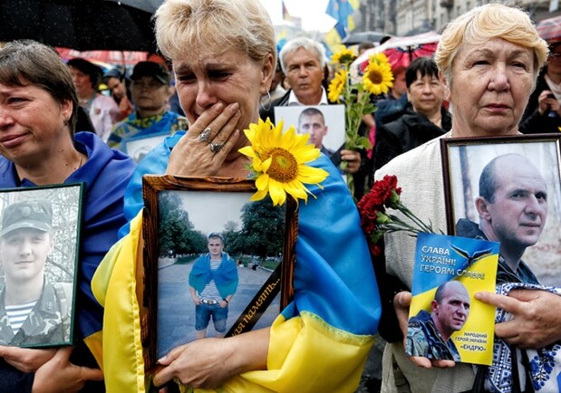 В Харьковской области увеличили выплаты семьям погибших воинов. Фото: fdlx.com