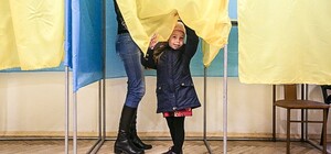 Суворо 18+: львів'ян закликали не брати дітей на вибори