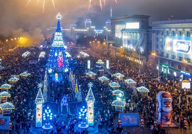 Когда на площади Свободы откроют елку и проведут новогодние гуляния. Фото: objectiv.tv