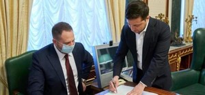 Под наблюдением врачей: Владимир Зеленский и Андрей Ермак попали в больницу с Covid-19