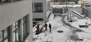 Разбилась насмерть: сотрудница пенсионного фонда выпала из окна Госпрома